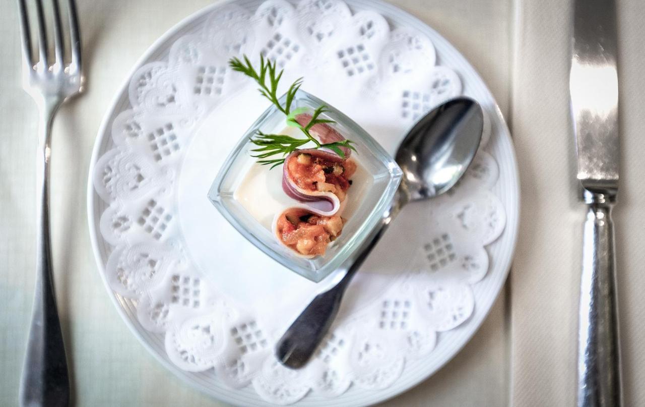 Logis Hotel Restaurant Le Mont Aigoual Мейрюе Екстер'єр фото