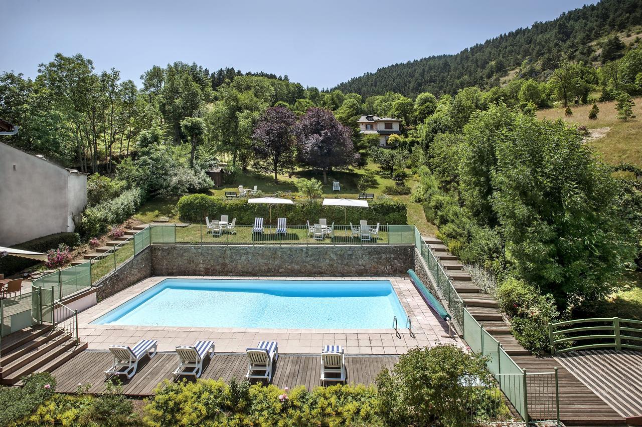 Logis Hotel Restaurant Le Mont Aigoual Мейрюе Екстер'єр фото