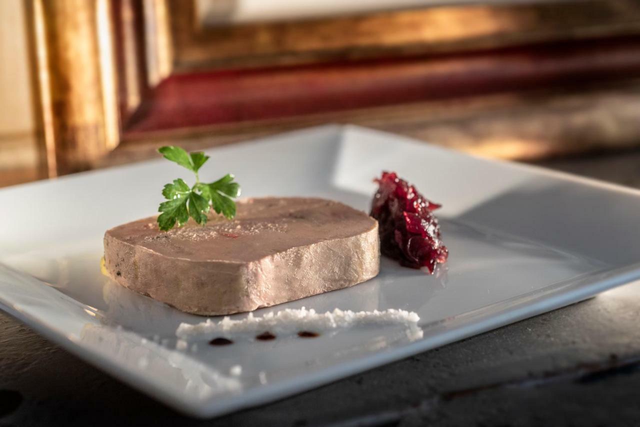 Logis Hotel Restaurant Le Mont Aigoual Мейрюе Екстер'єр фото